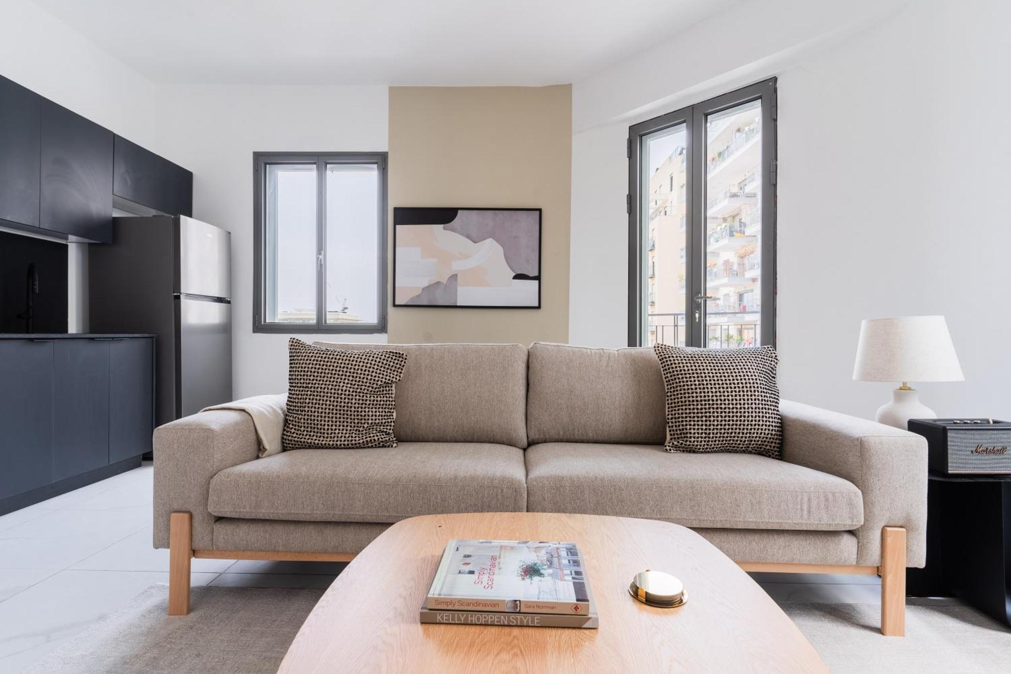 Blueground ו Historical Preserved Estate Apartment